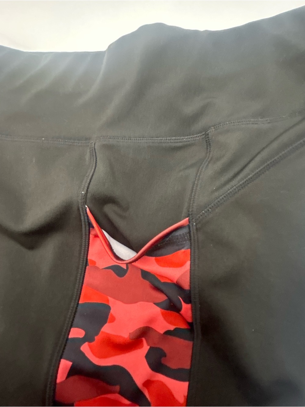 POP Fit Yoga Activeware Black Leggings with Red Camo Side Panels - Picture 2 of 5